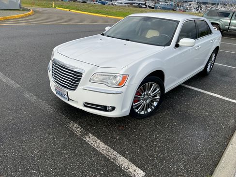 Used 2014 Chrysler 300 Sedan 4D w/ Driver Convenience Group image 1