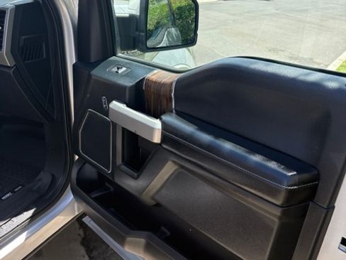 Used 2019 Ford F150 Lariat w/ Equipment Group 501A Mid AWD/4WD image 9