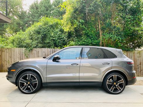 Used 2019 Porsche Cayenne image 2