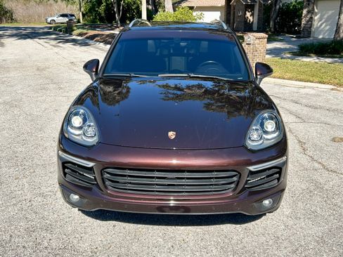 Used 2017 Porsche Cayenne S image 4