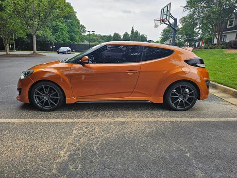 Used 2015 Hyundai Veloster Turbo w/ Option Group 04 FWD image 19
