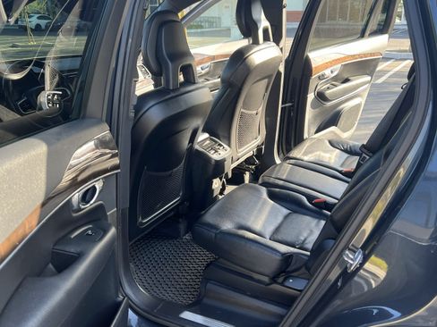 Used 2016 Volvo XC90 T6 Momentum w/ Momentum Plus Package image 11