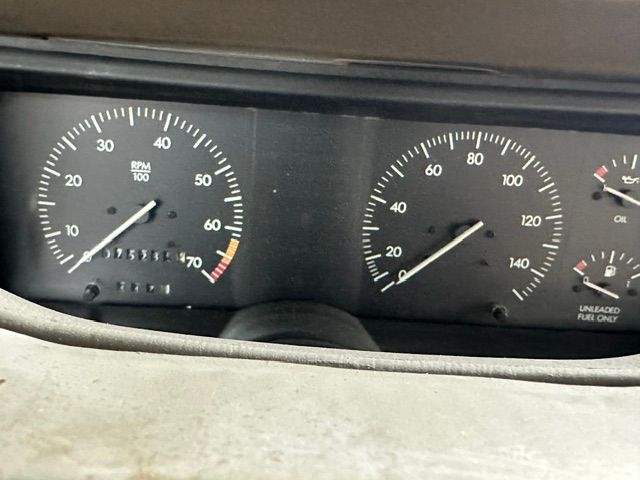 Used 1993 Cadillac Allante FWD image 6