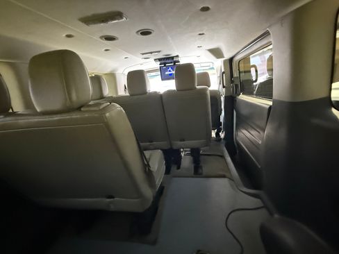 Used 2015 Nissan NV 3500 SL w/ Technology Package RWD image 16