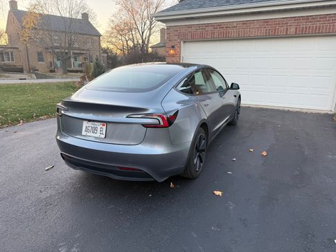 Used 2025 Tesla Model 3 Long Range image 8
