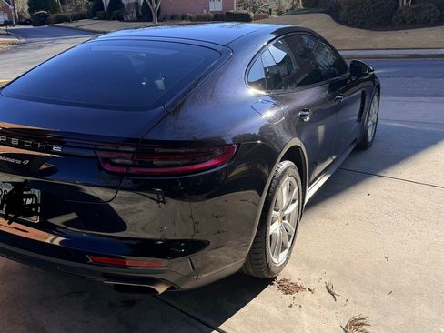 Used 2017 Porsche Panamera 4 image 9