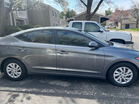 Used 2018 Hyundai Elantra SE image 5