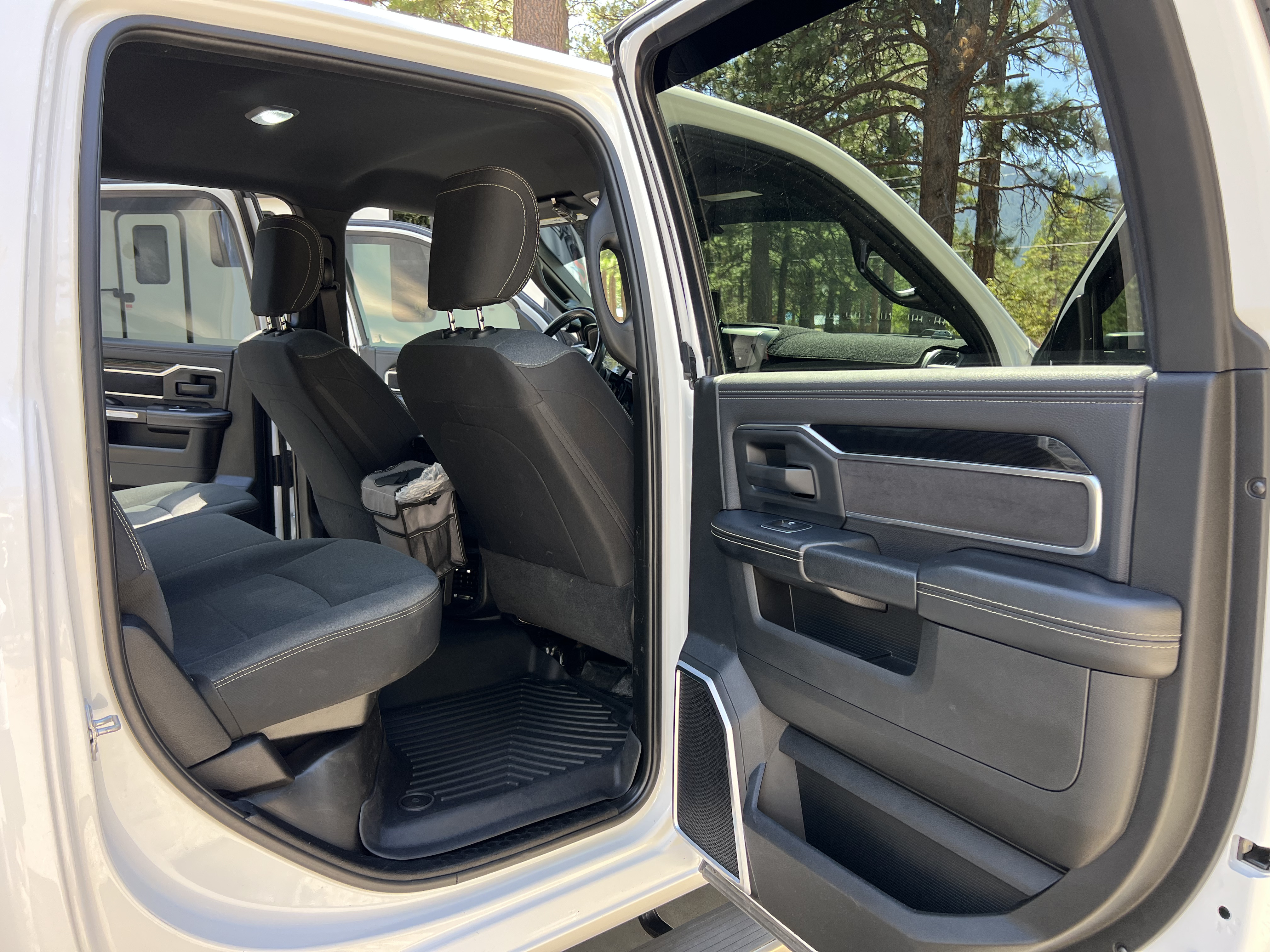 Used 2021 RAM 4500 Tradesman w/ Chrome Appearance Group AWD/4WD image 17