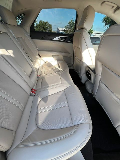 Used 2020 Lincoln MKZ Reserve w/ Elements Package AWD/4WD image 11