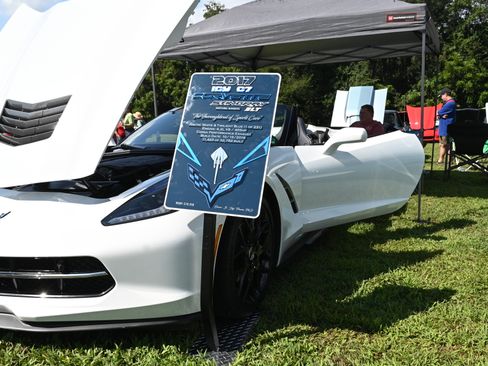 Used 2017 Chevrolet Corvette Stingray Convertible w/ 3LT Preferred Equipment Group RWD image 9