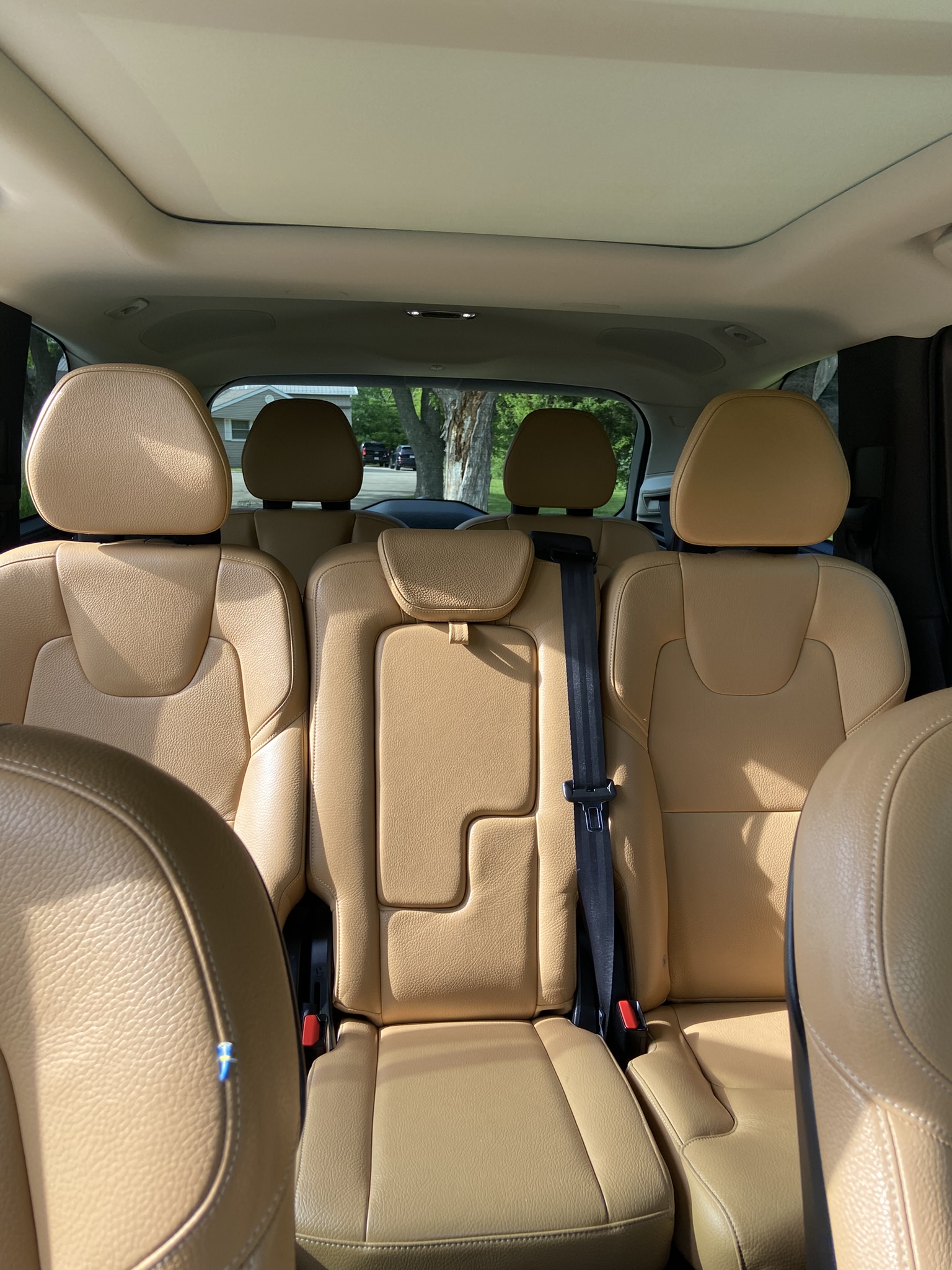 Used 2016 Volvo XC90 T8 Momentum w/ Vision Package AWD/4WD image 14