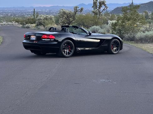 Used 2004 Dodge Viper SRT-10 image 8