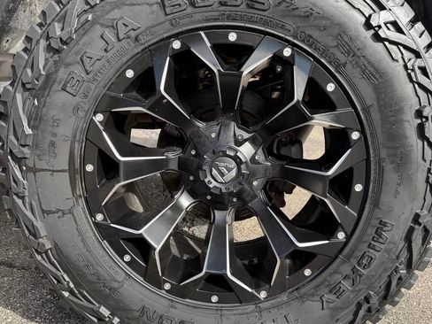 Used 2020 Jeep Wrangler Unlimited Sahara AWD/4WD image 9