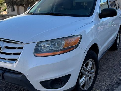 Used 2011 Hyundai Santa Fe GLS image 2