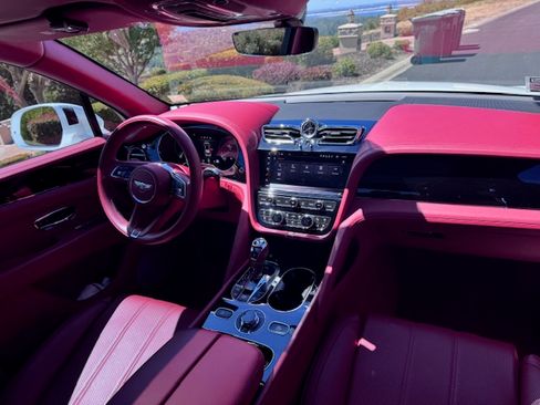 Used 2021 Bentley Bentayga image 20