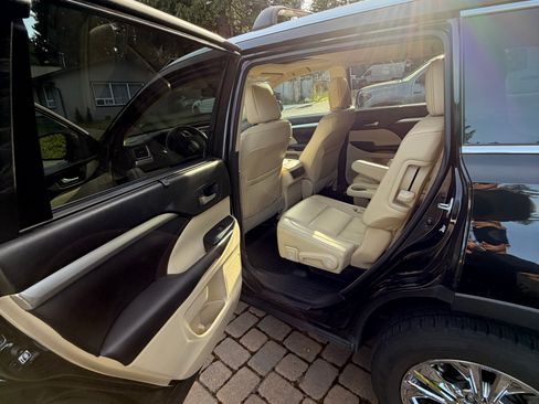 Used 2016 Toyota Highlander XLE w/ Protection Package #3 image 8