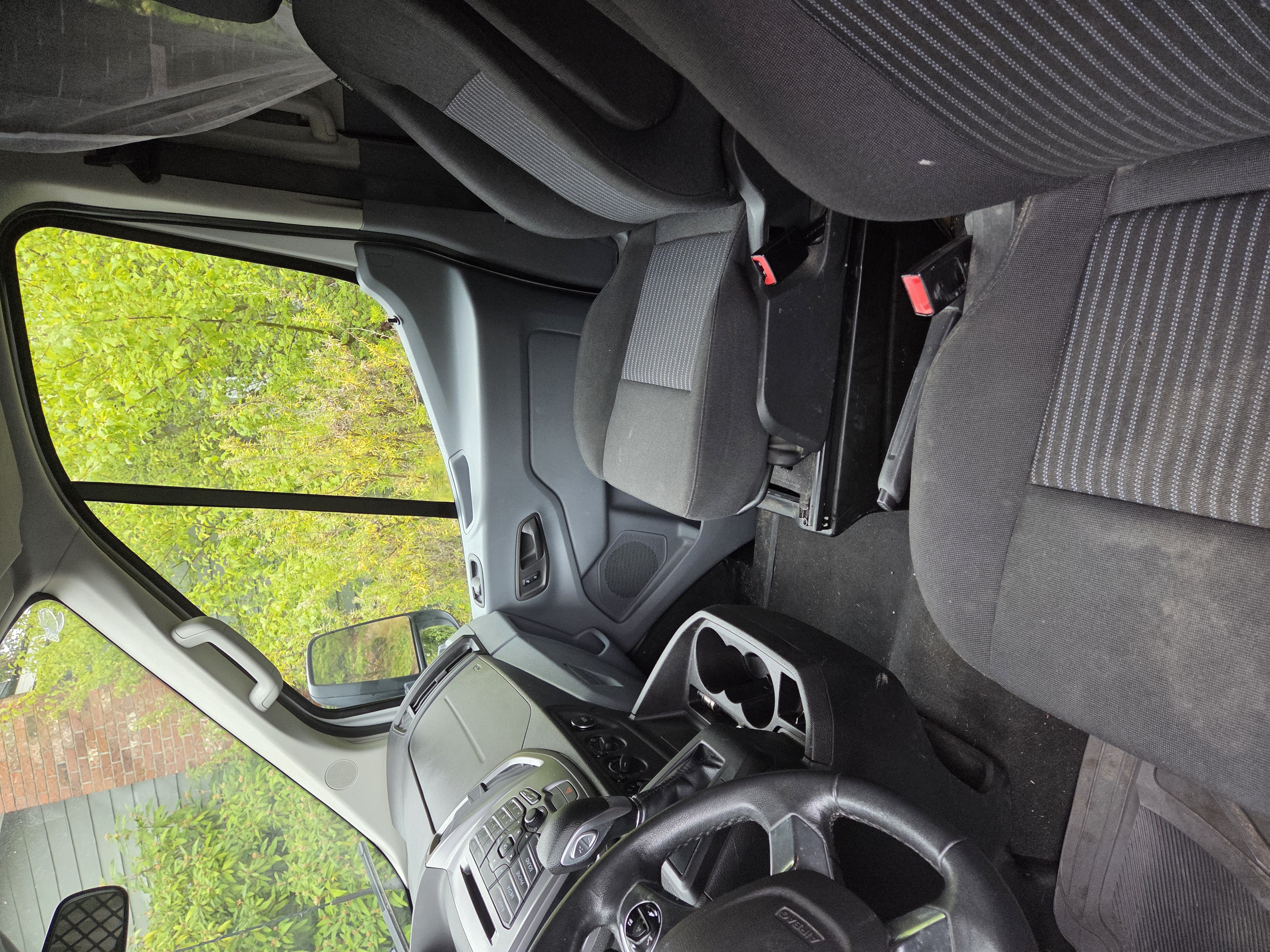 Used 2015 Ford Transit 150 XLT RWD image 6