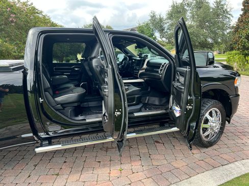 Used 2019 RAM 3500 Laramie image 12