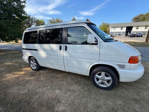 Used 2002 Volkswagen Eurovan MV image 2