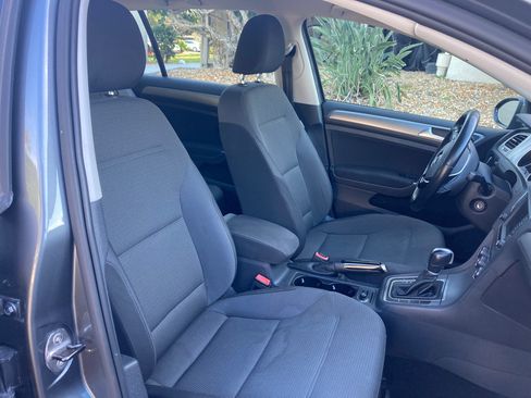 Used 2016 Volkswagen Golf S image 18