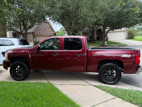 Used 2008 Chevrolet Silverado 1500 LTZ w/ Suspension Package, Off-Road AWD/4WD image 5