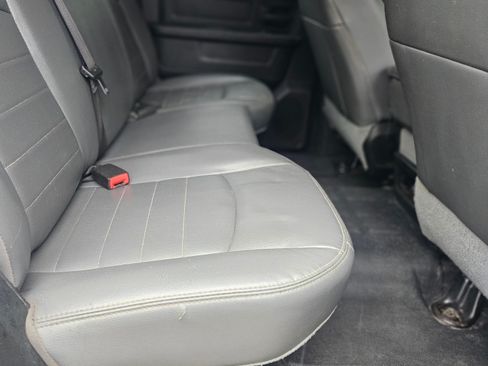 Used 2018 RAM 1500 Tradesman w/ Chrome Appearance Group image 13