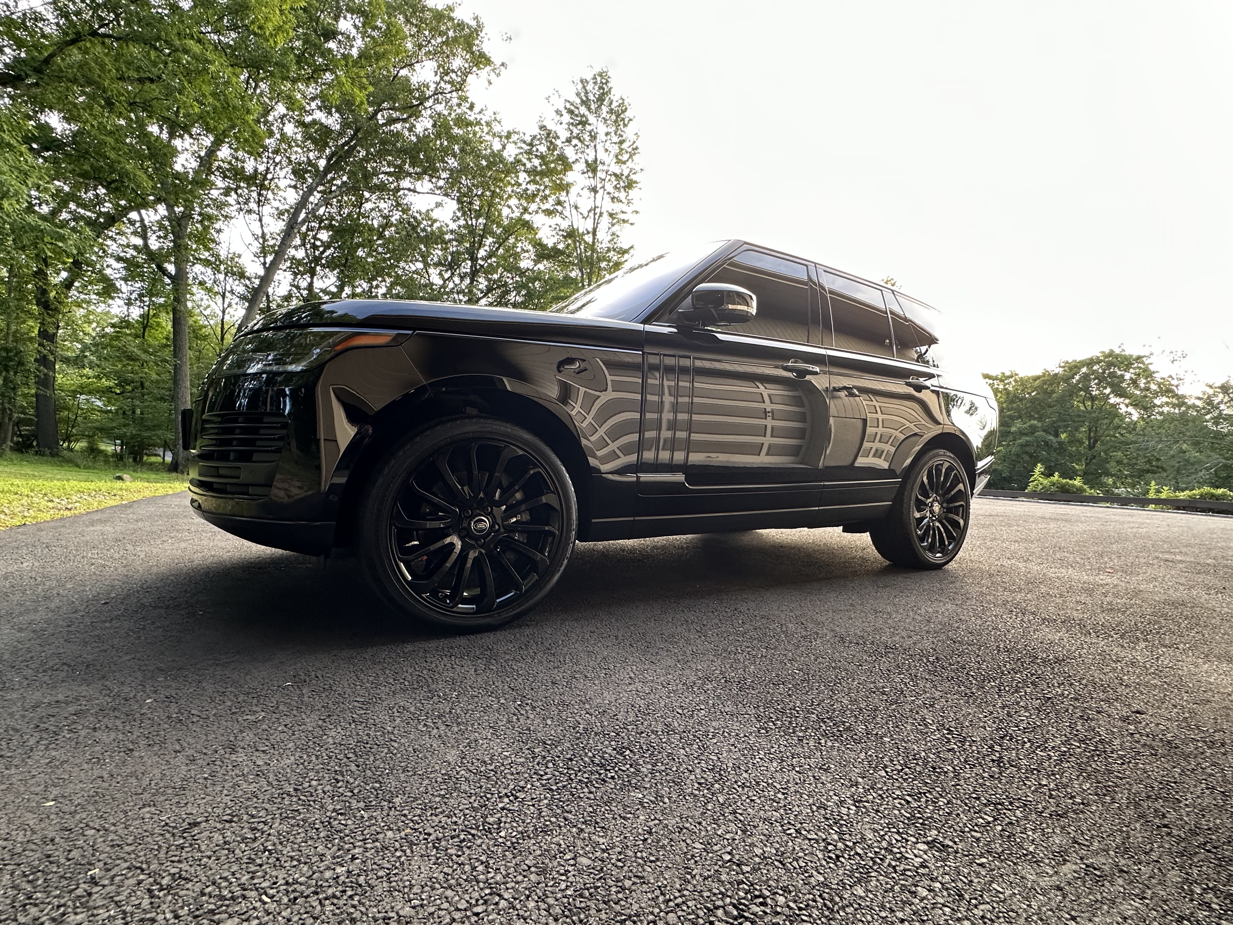 Used 2018 Land Rover Range Rover HSE AWD/4WD image 2