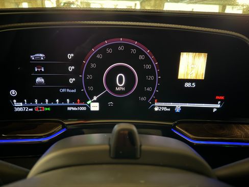 Used 2022 Cadillac Escalade Sport Platinum w/ Heavy-Duty Trailer Package AWD/4WD image 12