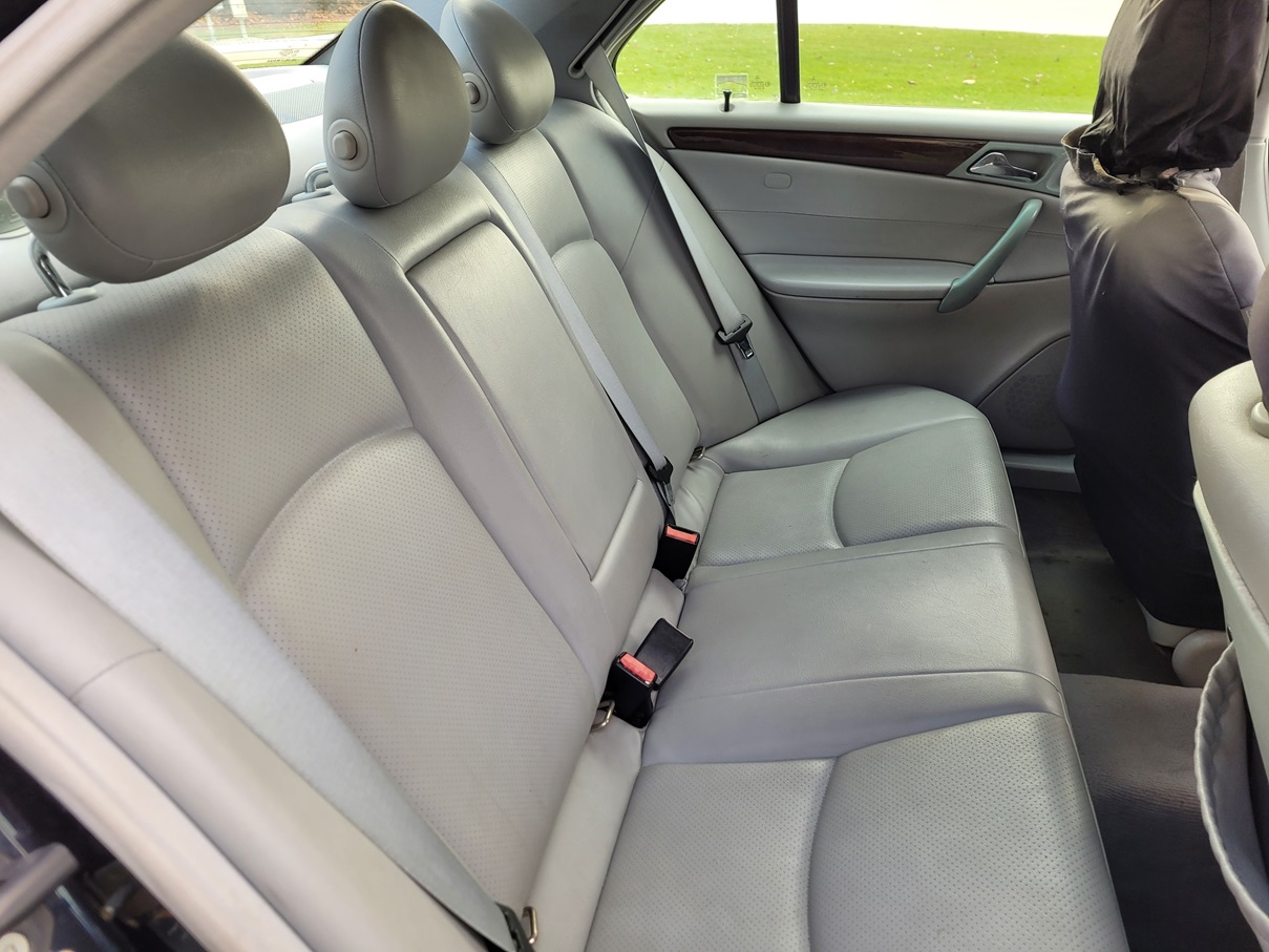 Used 2004 Mercedes-Benz C 240 4MATIC Sedan image 10