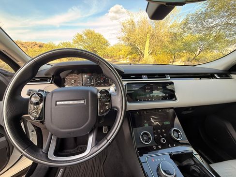 Used 2020 Land Rover Range Rover Velar R-Dynamic S image 11