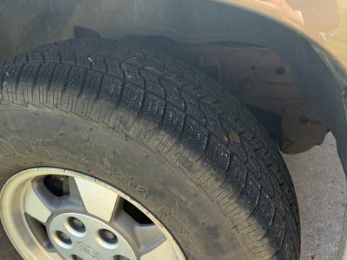 Used 2003 Chevrolet Tahoe LT image 12