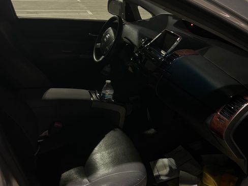 Used 2007 Toyota Prius Touring w/ Pkg 5 FWD image 9