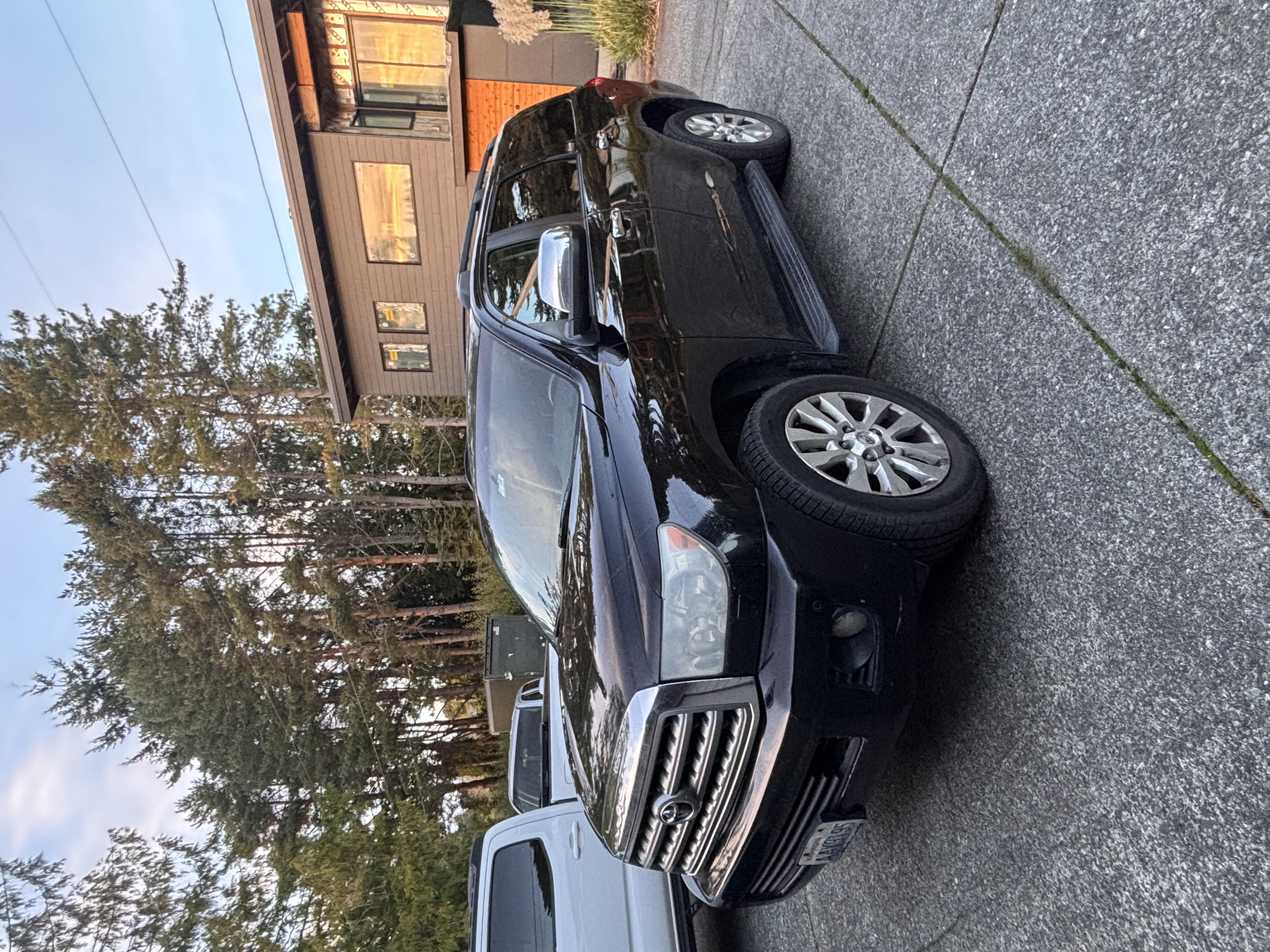 Used 2010 Toyota Sequoia Platinum AWD/4WD image 2