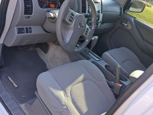 Used 2014 Nissan Frontier SV RWD image 14