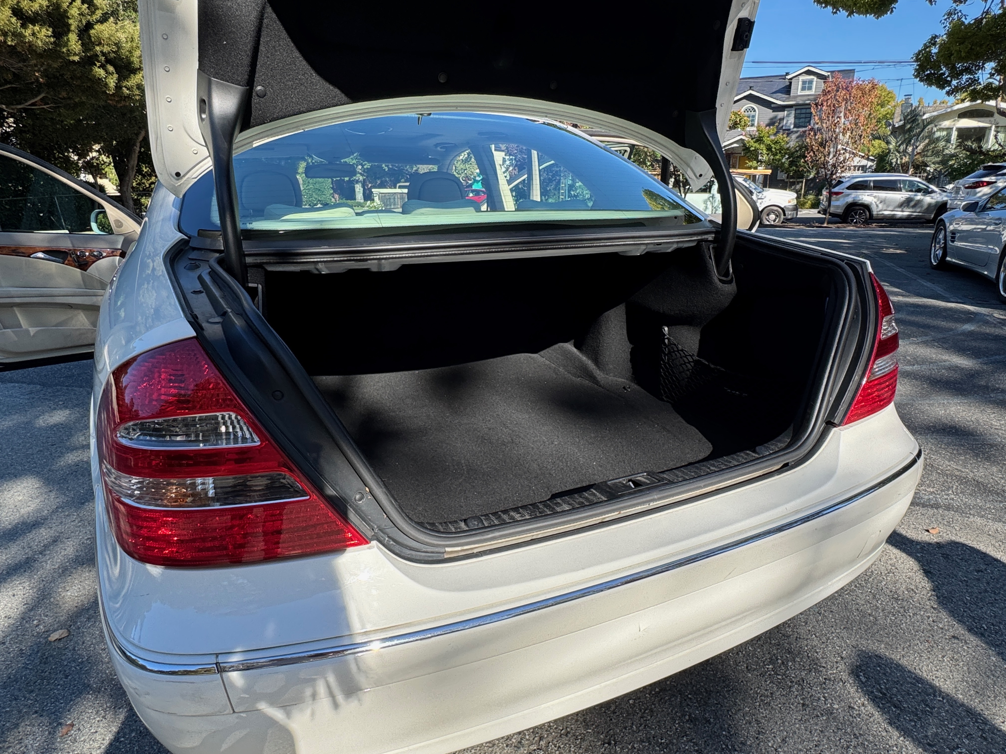 Used 2006 Mercedes-Benz E 350 4MATIC Sedan image 18