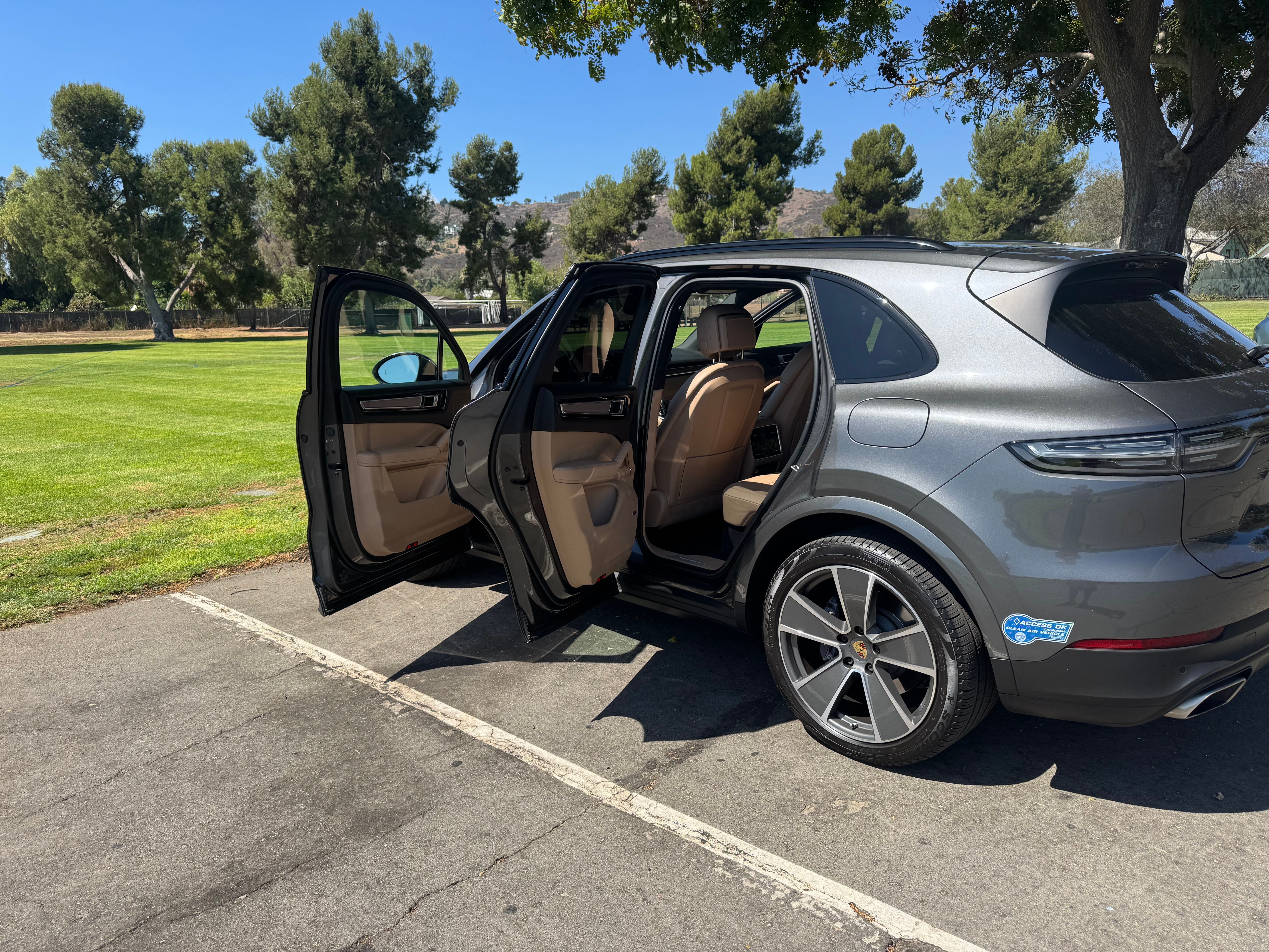 Used 2021 Porsche Cayenne E-Hybrid AWD/4WD image 13