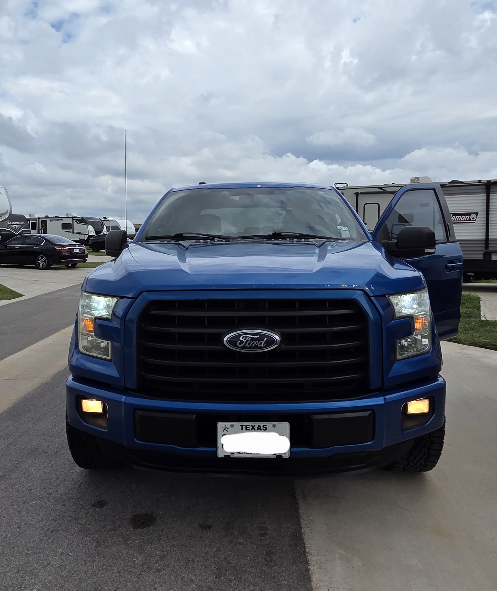 Used 2015 Ford F150 XLT w/ Equipment Group 301A Mid RWD image 4