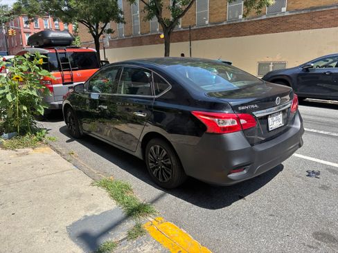 Used 2016 Nissan Sentra S FWD image 12