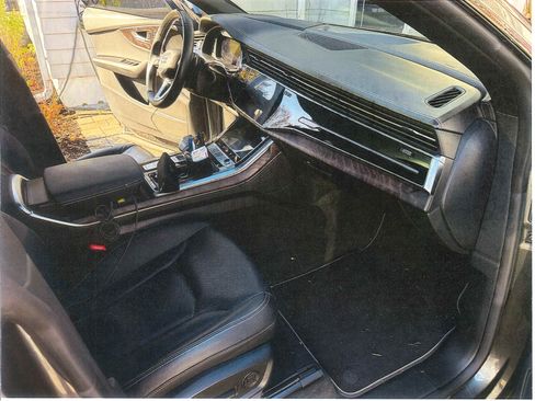 Used 2020 Audi Q8 Prestige w/ Prestige Package AWD/4WD image 9