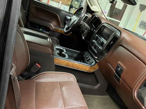 Used 2015 Chevrolet Silverado 2500 High Country w/ Duramax Plus Package image 14