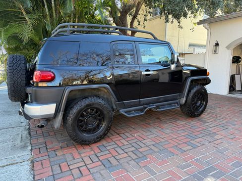 Used 2007 Toyota FJ Cruiser 4WD image 2