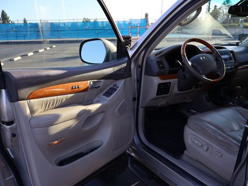 Used 2004 Lexus GX 470 image 16