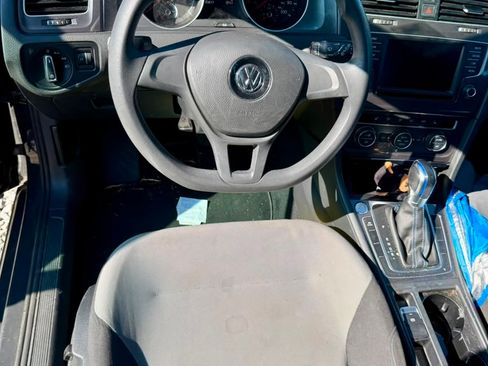 Used 2016 Volkswagen e-Golf SE FWD image 5