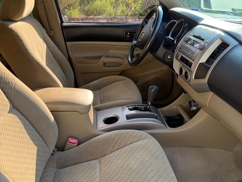 Used 2009 Toyota Tacoma PreRunner RWD image 10