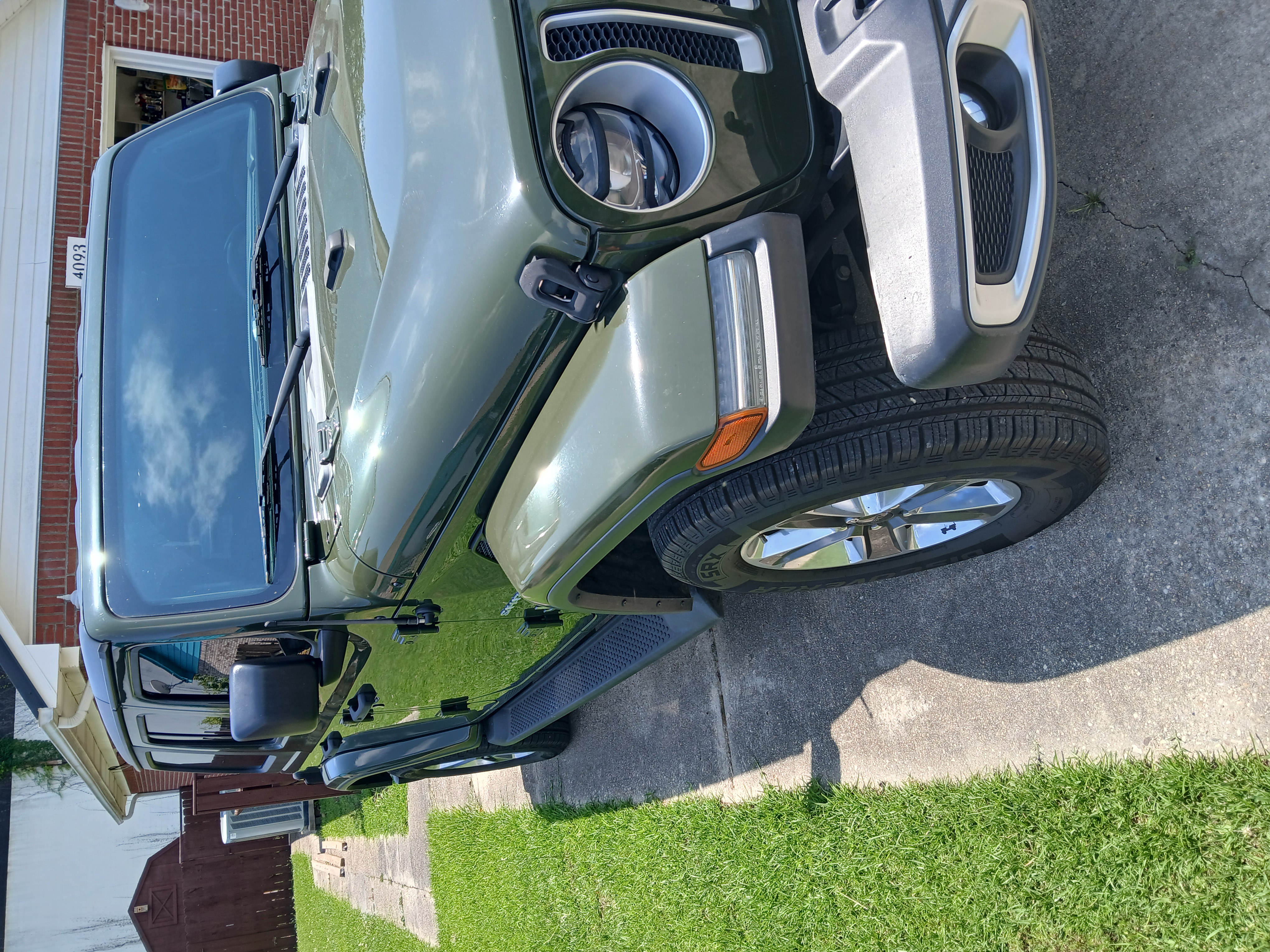 Used 2020 Jeep Wrangler Unlimited Sahara AWD/4WD image 13