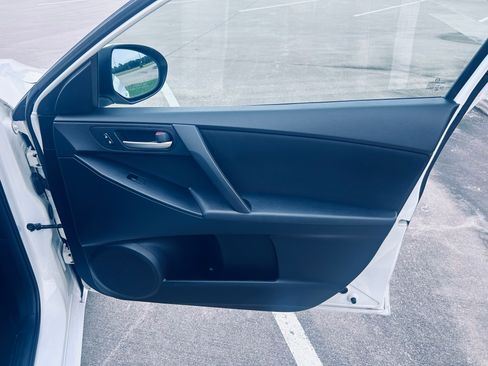 Used 2013 MAZDA MAZDA3 i SV FWD image 15