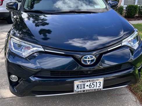 Used 2018 Toyota RAV4 Limited w/ Advanced Technology Package AWD/4WD image 2