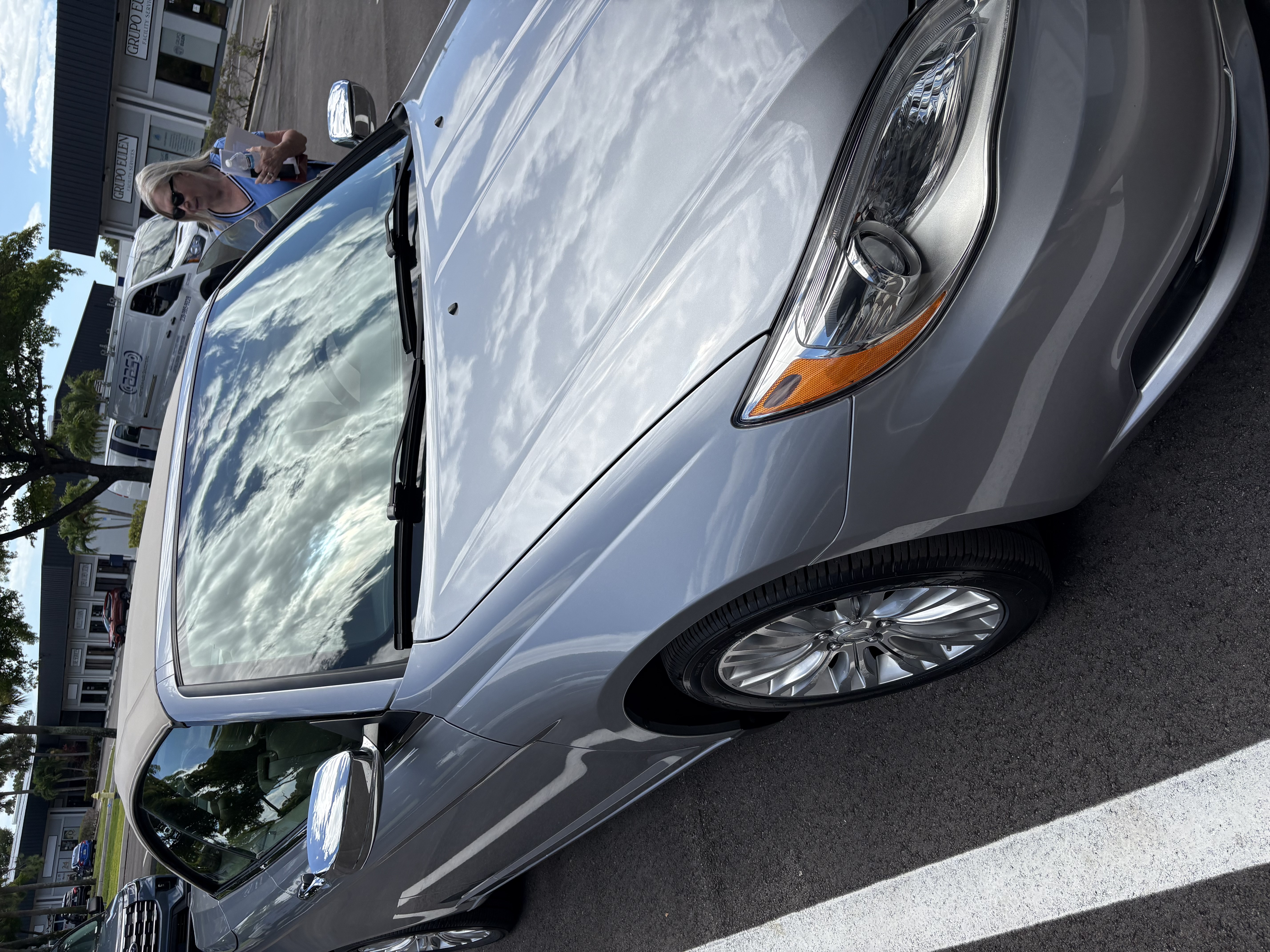 Used 2013 Chrysler 200 Limited FWD image 5