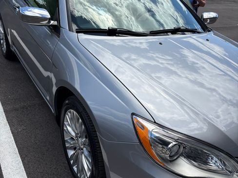 Used 2013 Chrysler 200 Limited FWD image 5