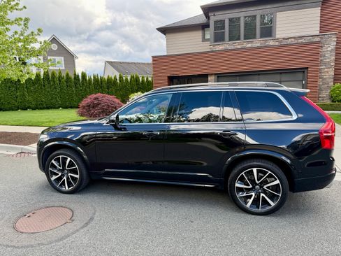 Used 2018 Volvo XC90 T6 Momentum w/ Convenience Package AWD/4WD image 9